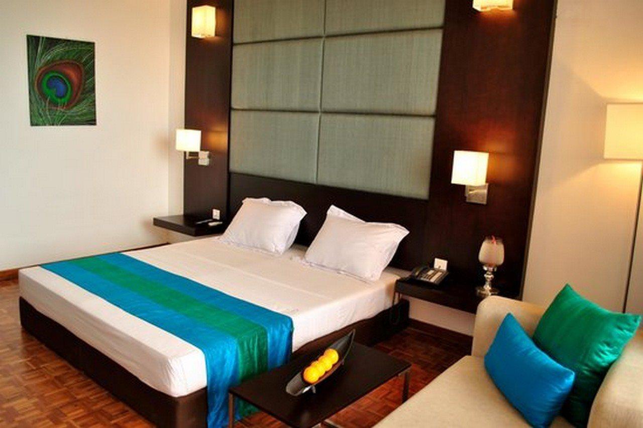 Peacock Beach Hotel ハンバントタ エクステリア 写真