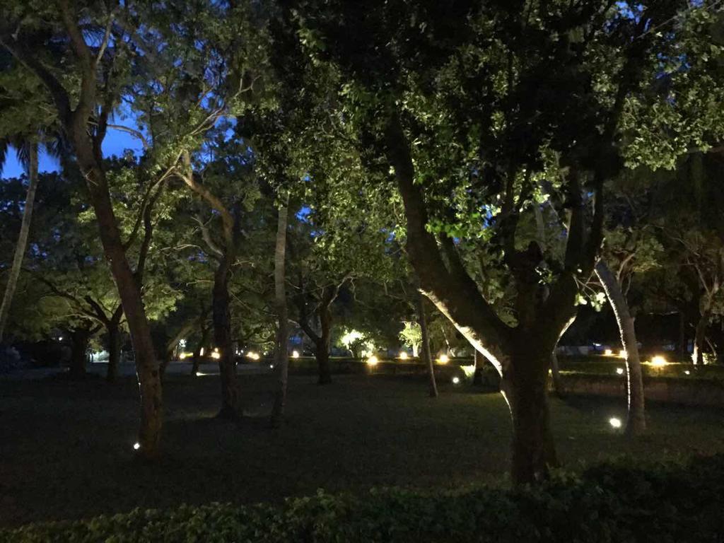 Peacock Beach Hotel ハンバントタ エクステリア 写真